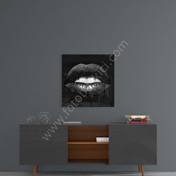 Siyah Dudaklar Cam Tablo