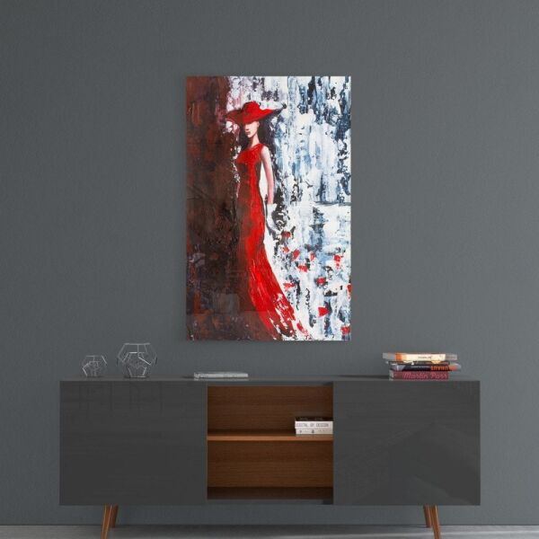 Kırmızı Şapkalı Kadın Cam Tablo