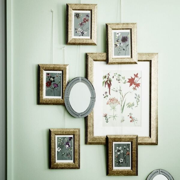 Altın Renk Çerçeve 30x40 cm VIRSERUM