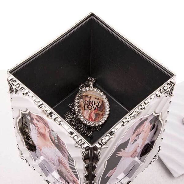 Kişiye Özel Fotoğraflı ve Müzikli Dönen Takı Mücevher Kutusu