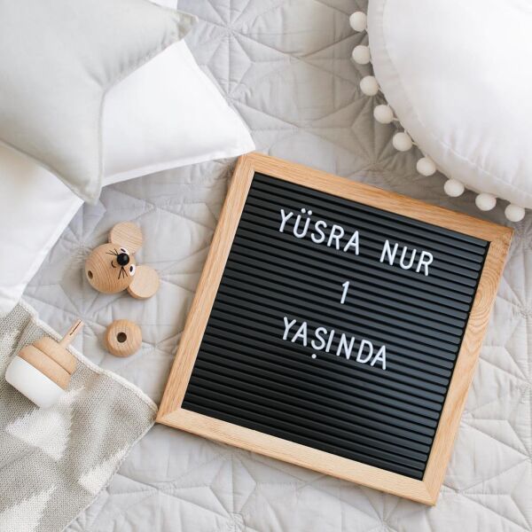 149 Harfli Ahşap Yazı Panosu 25x25 cm