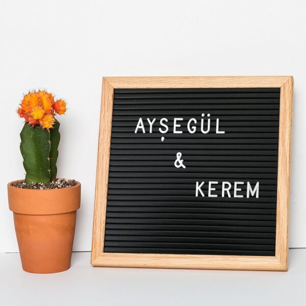 149 Harfli Ahşap Yazı Panosu 25x25 cm