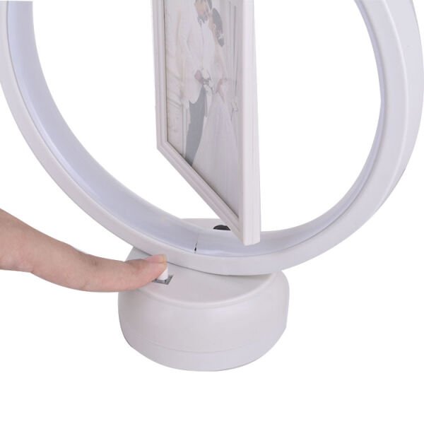 Led Işıklı Dikdörtgen Fotoğraf Çerçevesi 20x24 cm