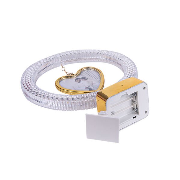 Led Işıklı Kalpli Fotoğraf Çerçevesi 22x26 cm