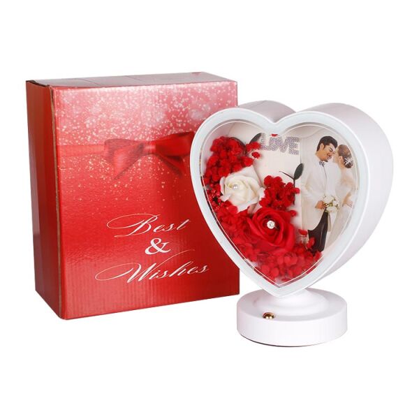 3D Led Işıklı Çiçek Aranjmanlı Kalpli Fotoğraf Çerçevesi 20x23 cm