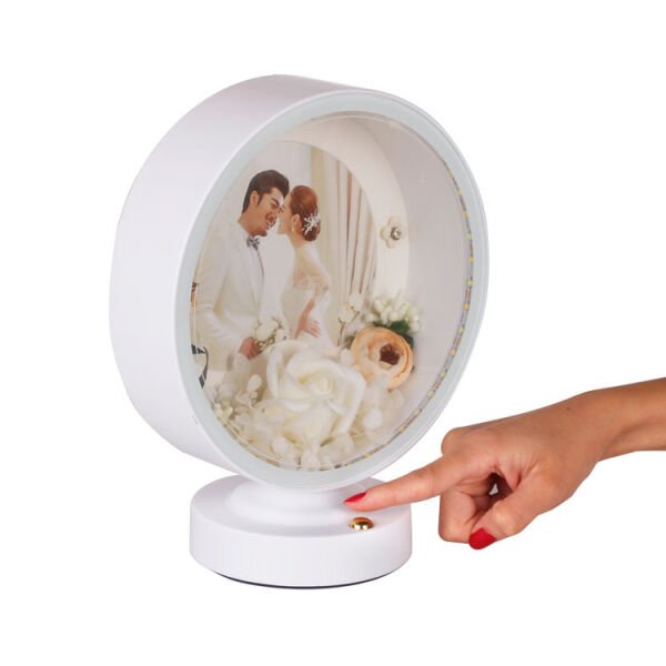 3D Led Işıklı Çiçek Aranjmanlı Yuvarlak Fotoğraf Çerçevesi 20x23 cm