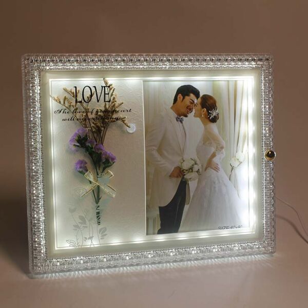 Ledli Çiçekli Fotoğraf Çerçevesi 27x22 cm