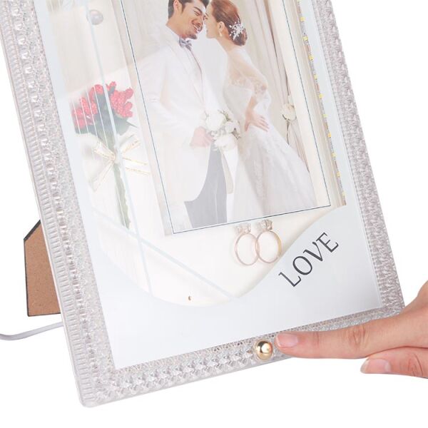 Ledli Love Fotoğraf Çerçevesi 22x27 cm