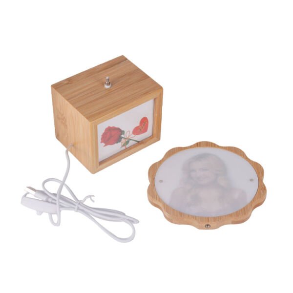 4 Fotoğraflı Ledli Dönen Papatya Fotoğraf Çerçevesi 14x24 cm