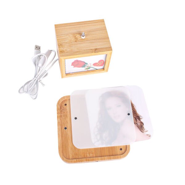 4 Fotoğraflı Ledli Dönen Fotoğraf Çerçevesi 14x24 cm