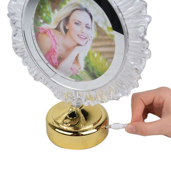 Led Işıklı Yuvarlak Kristal Fotoğraf Çerçevesi 20x26 cm