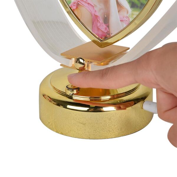 Ledli Fotoğraf Çerçevesi Kalpli 21x28 cm