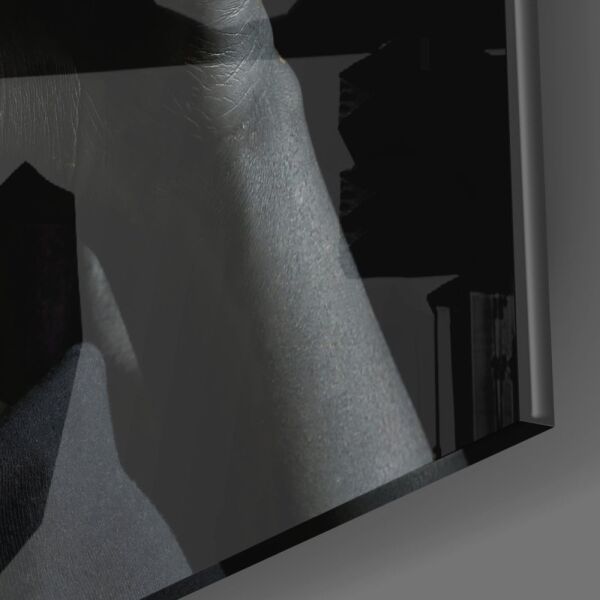 Sessiz Kadın Cam Tablo