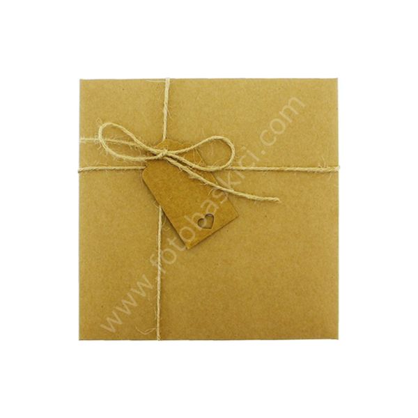 Kraft Etiketli ve İpli Kraft Zarf 15x15 cm